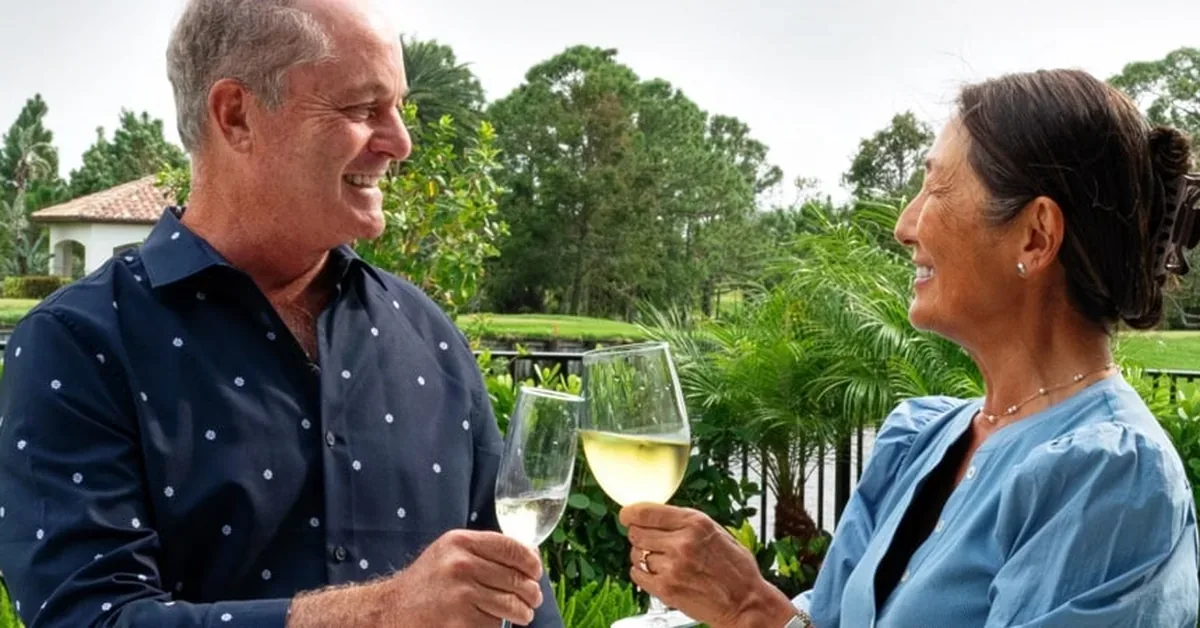 Tesoro Club Trends Toasting
