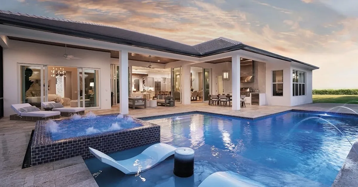 Tesoro Club Pool Dusk